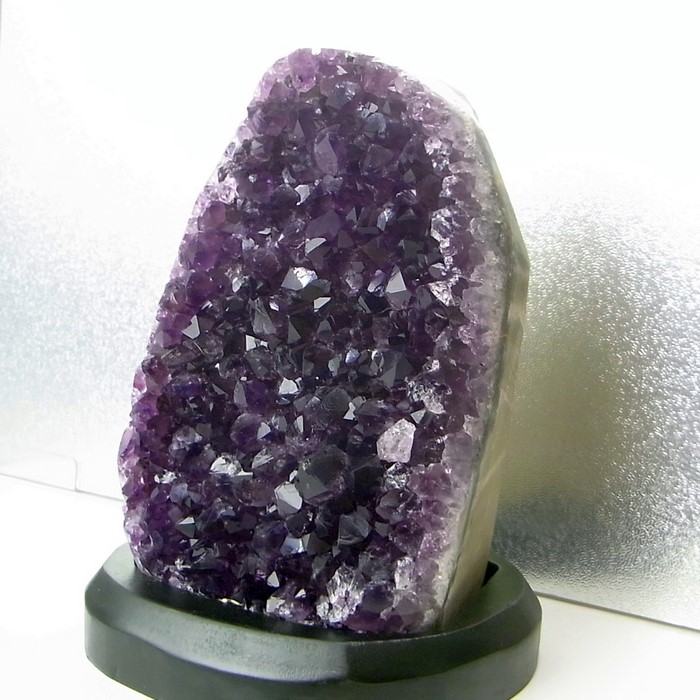 アメジストクラスター(紫水晶)1.9kg原石パワーストーン エネルギー覚醒済