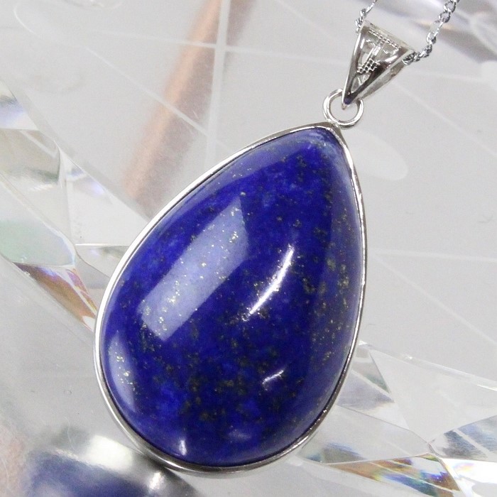 ラピスラズリの選び方 ポイントは色の深さと模様のバランス パワーストーン 天然石通販 Lulu House ルルハウス